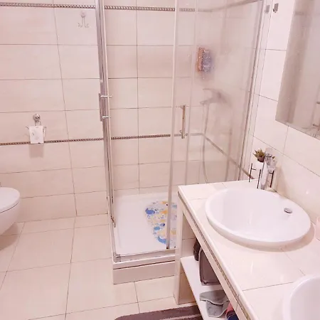 Apartment Dora *